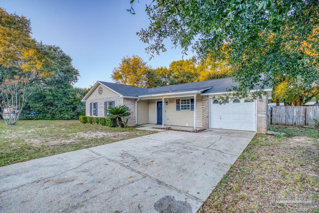 Property Photo:  4256 Castille Ave  FL 32571 