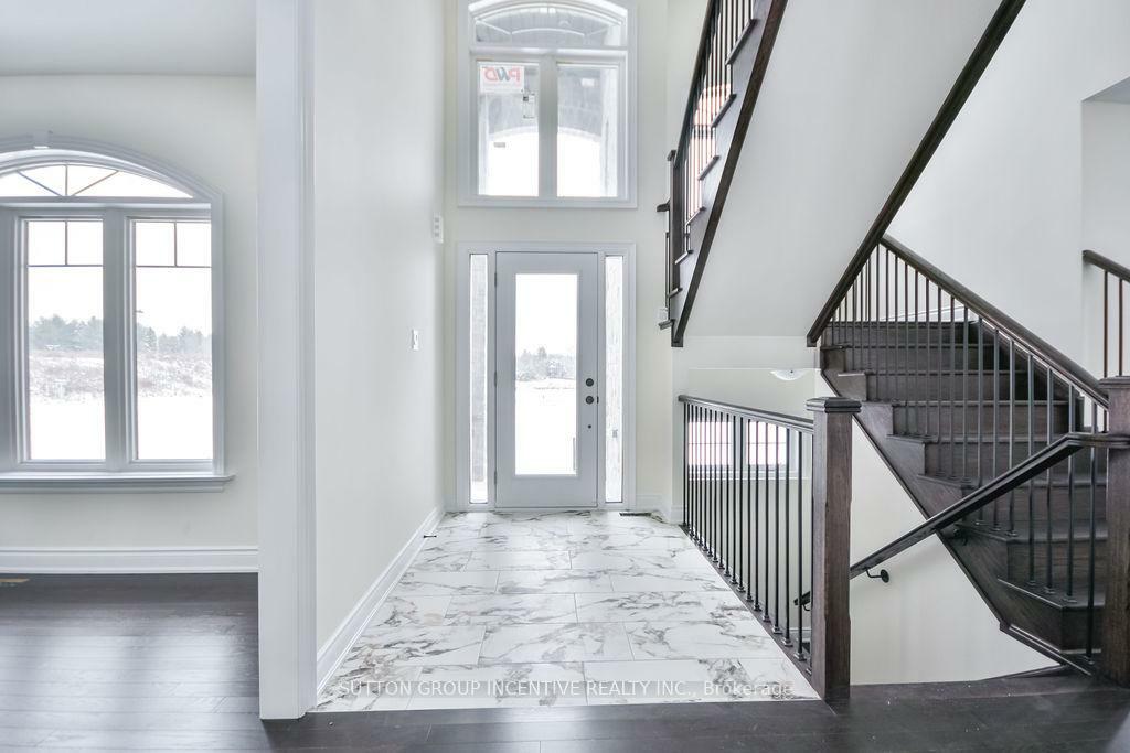 Property Photo: 24 Cottonwood Street ON L0L 1Y2