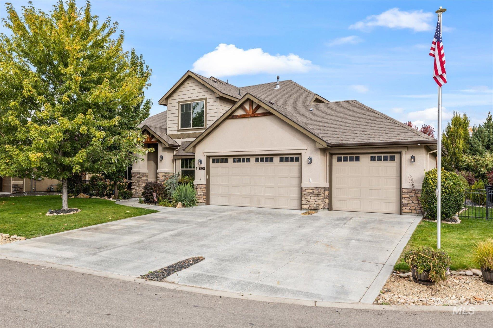 Property Photo: 11690 W Pinewood River Ln ID 83669