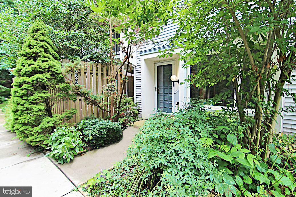 Property Photo:  166 E Kenilworth Circle  PA 19073 