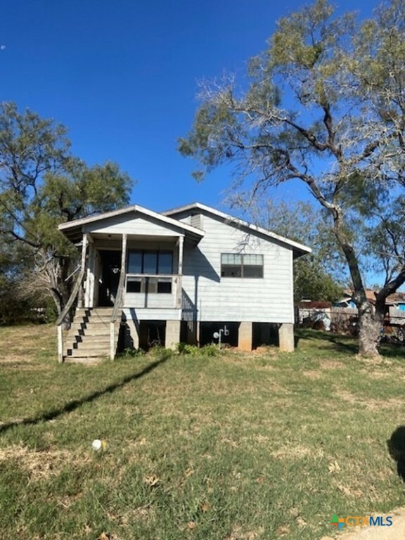 Property Photo: 107 Franklin Street TX 78648