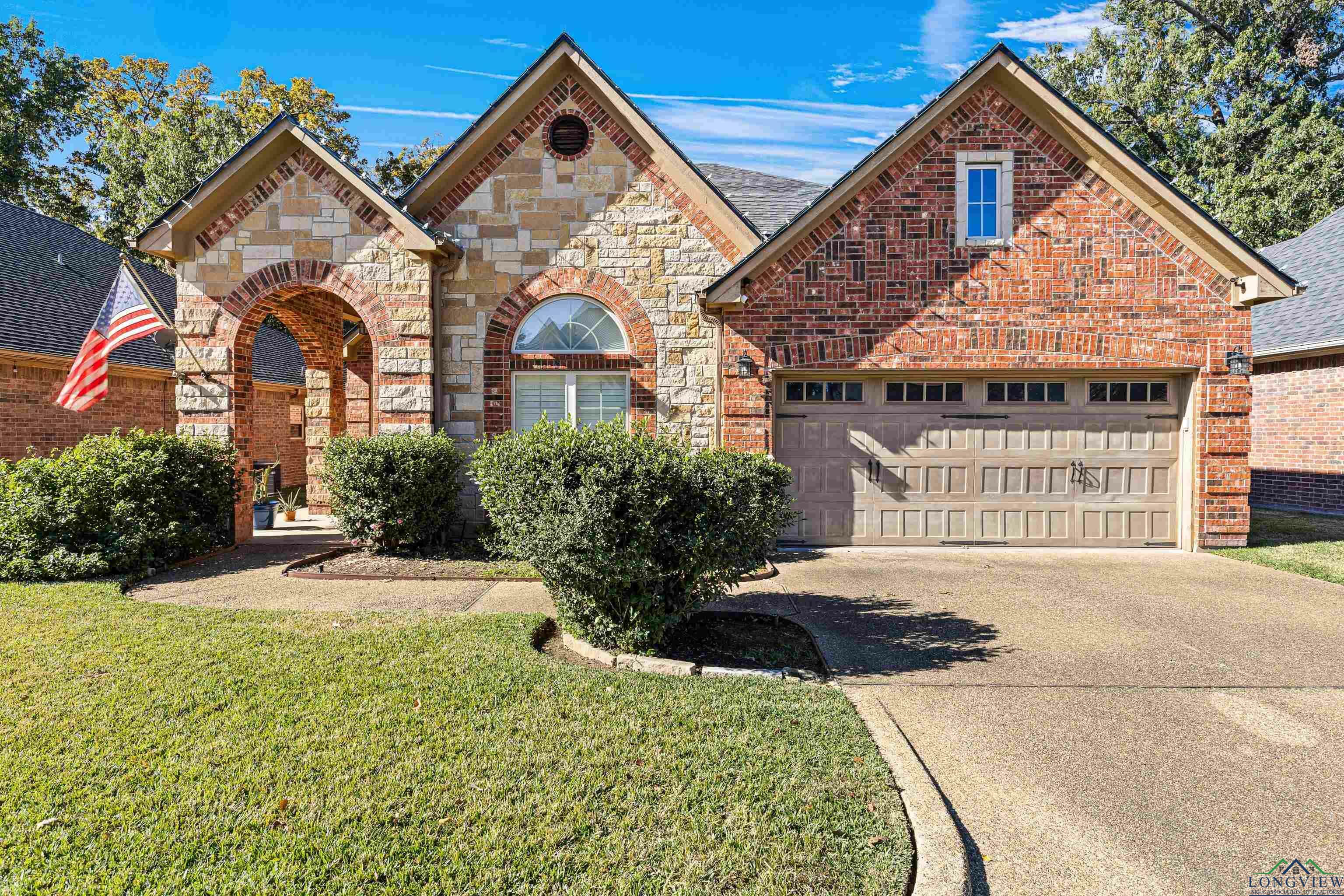 Property Photo:  715 Cove Pl  TX 75604 