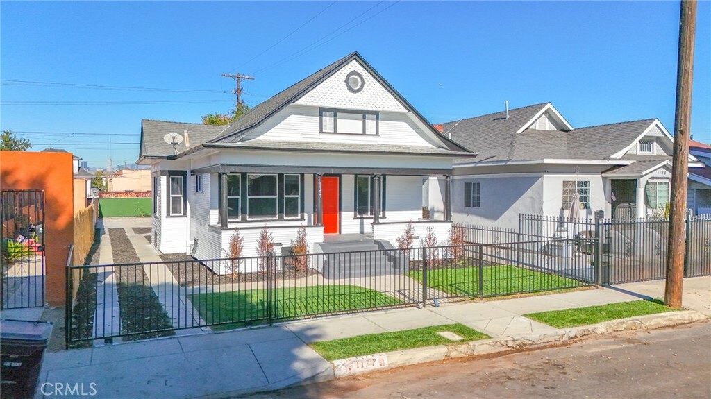 Property Photo: 1177 E 54th Street CA 90011
