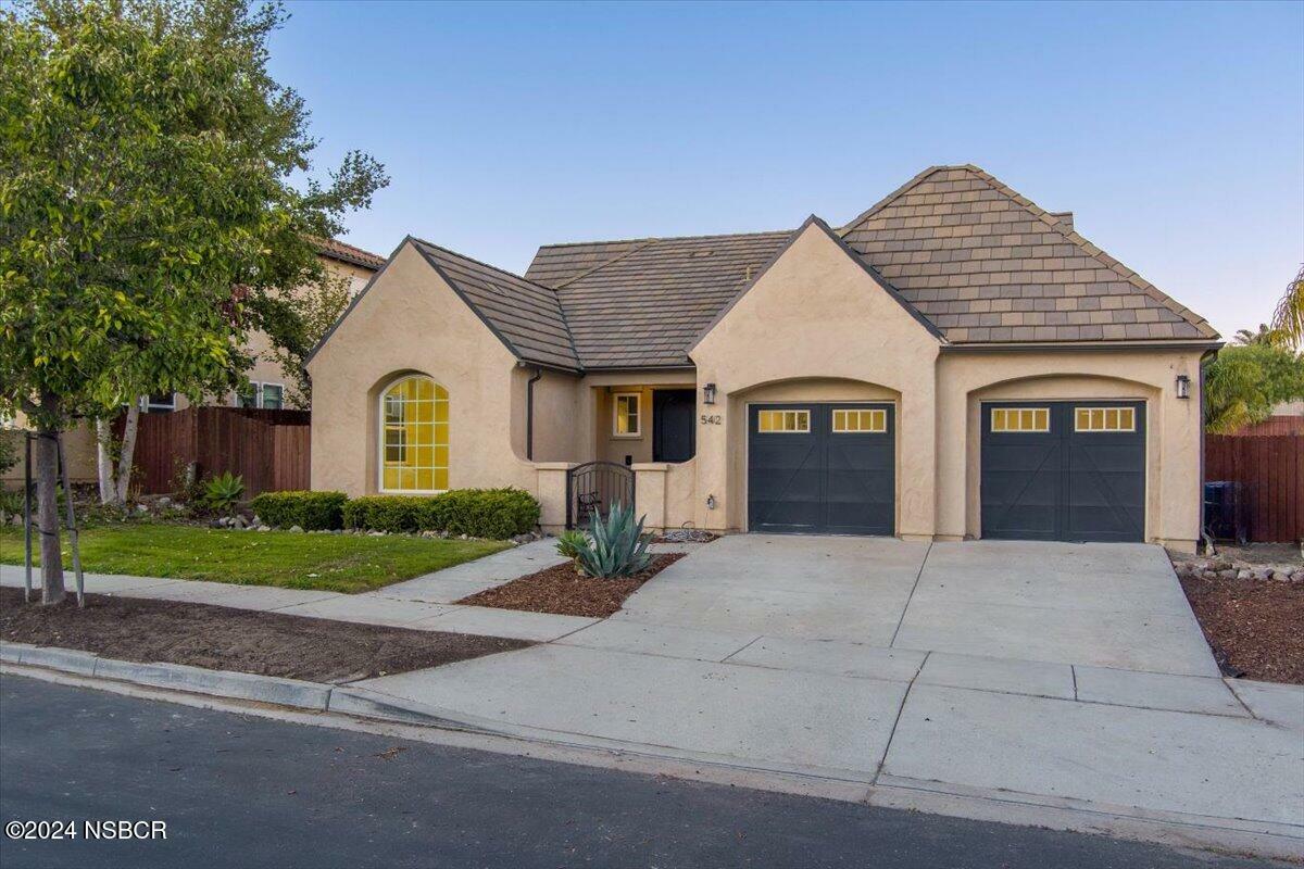 Property Photo:  542 Palomar Circle  CA 93436 