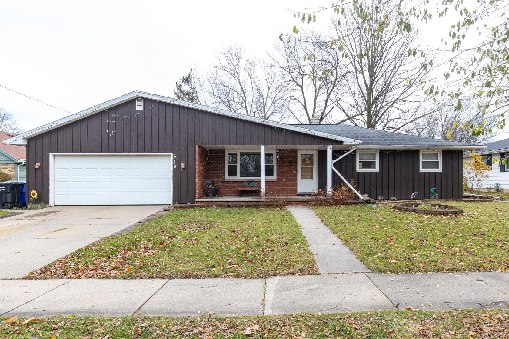 2210 S Clover Lane  Appleton WI 54915 photo