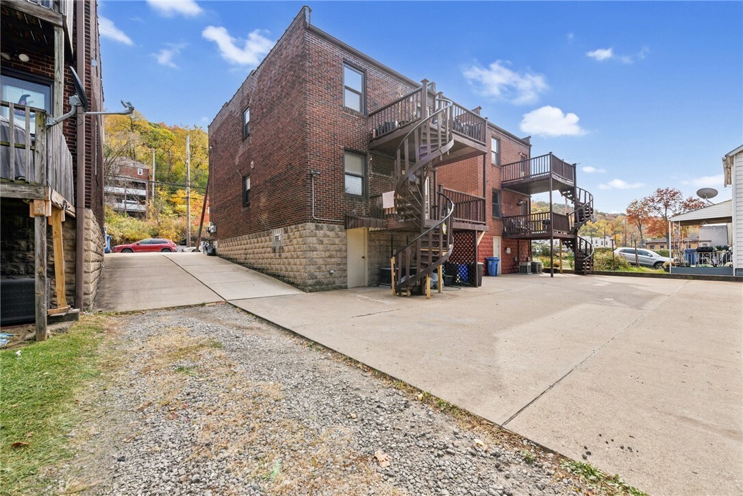 Property Photo:  547 W 7th Avenue Unit B  PA 15120 