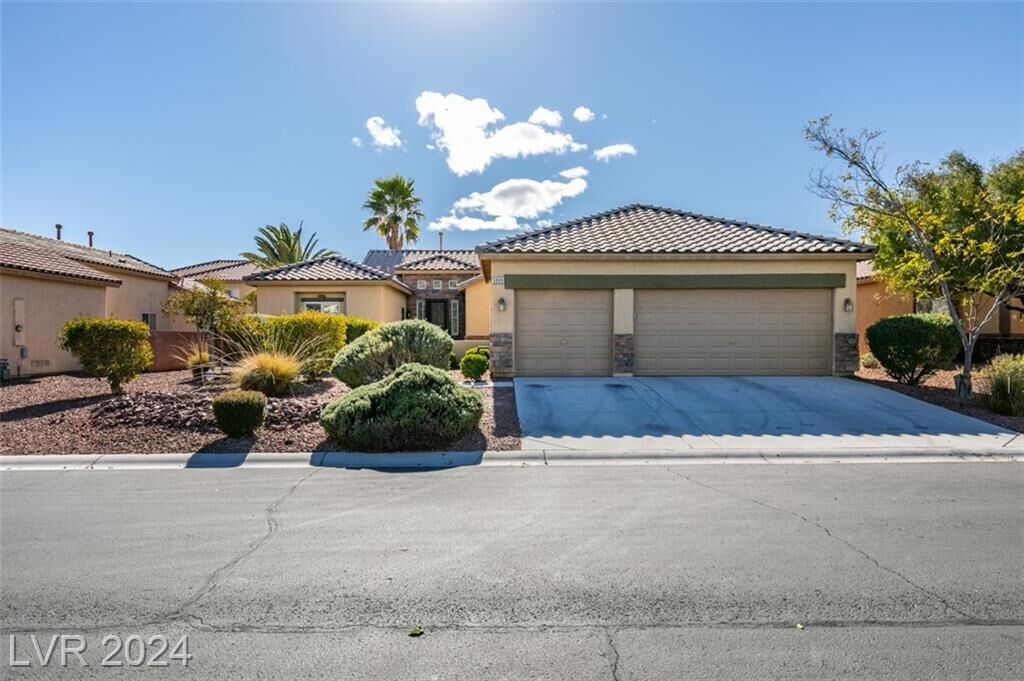 Property Photo: 5909 Jalisco Avenue NV 89131