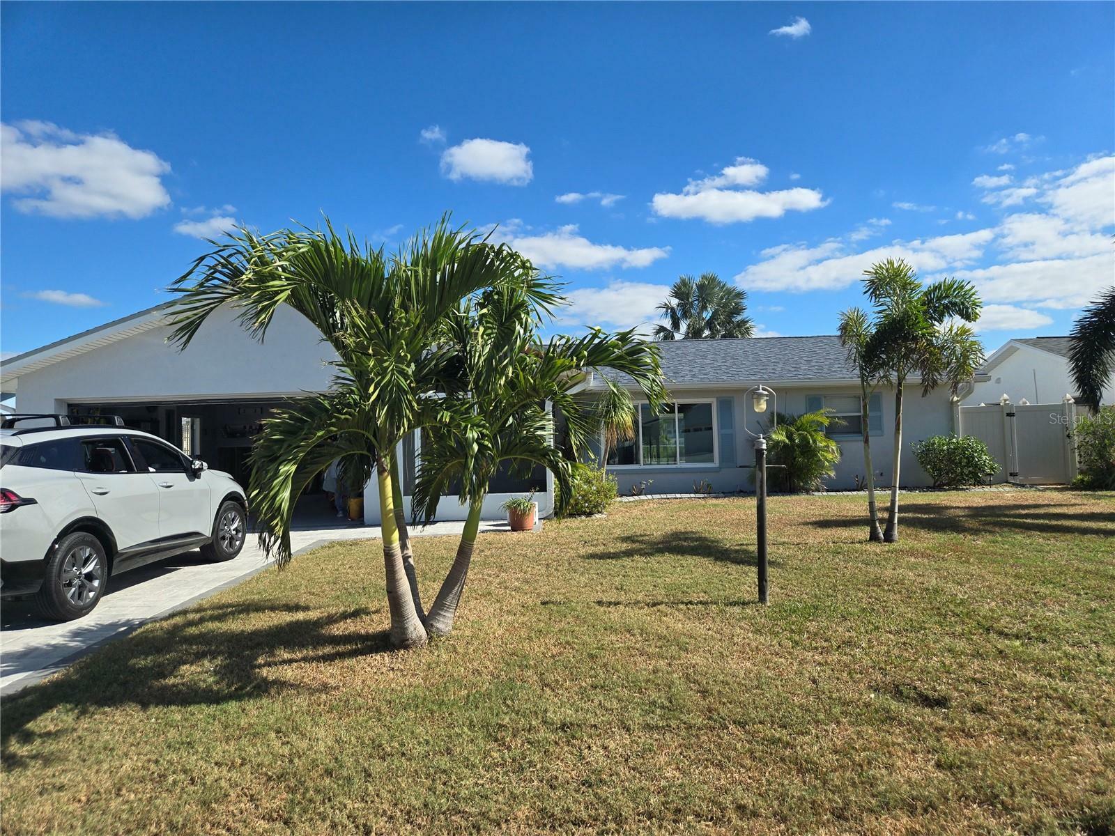 Property Photo:  6525 Solitaire Palm Way  FL 33572 