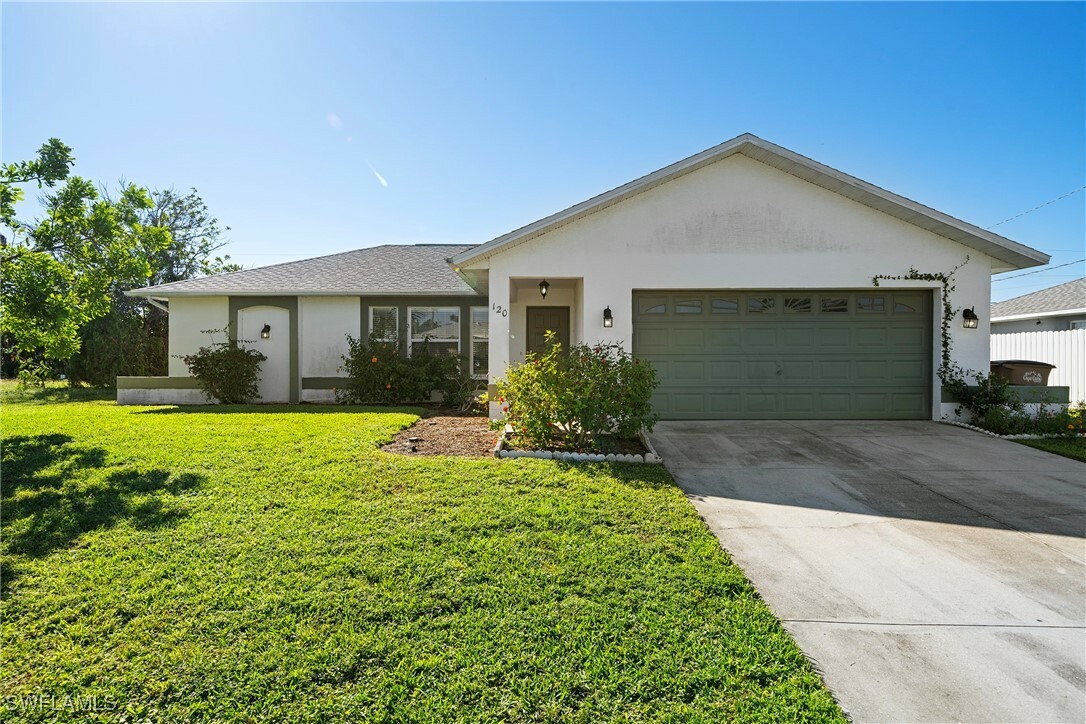 Property Photo:  120 SE 19th Lane  FL 33990 