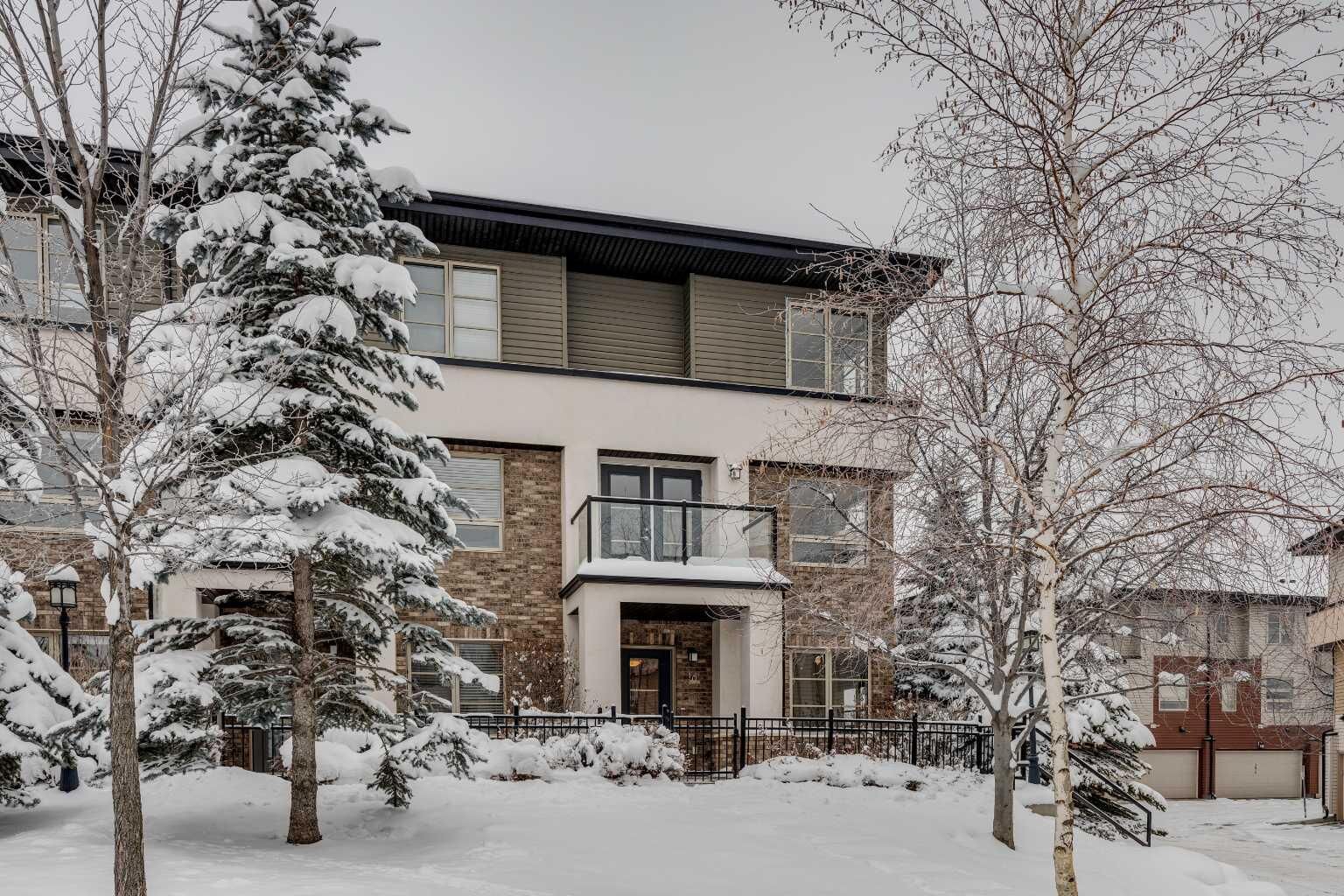 Property Photo: 10 Aspen Hills Terrace SW AB T3H 0P3