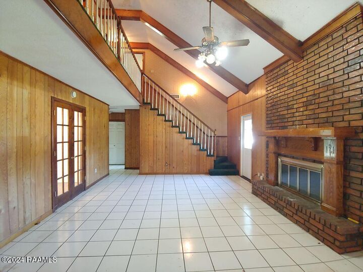 Property Photo: 201 Kingswood Drive LA 70501