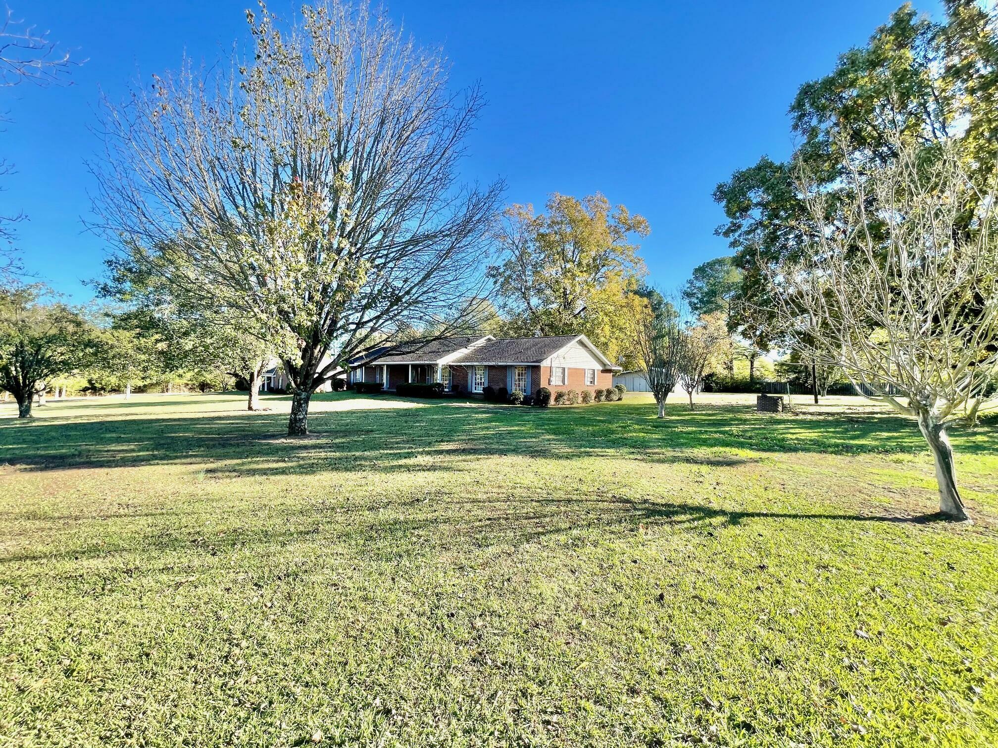 Property Photo:  1410 Pinecrest Road  MS 39759 