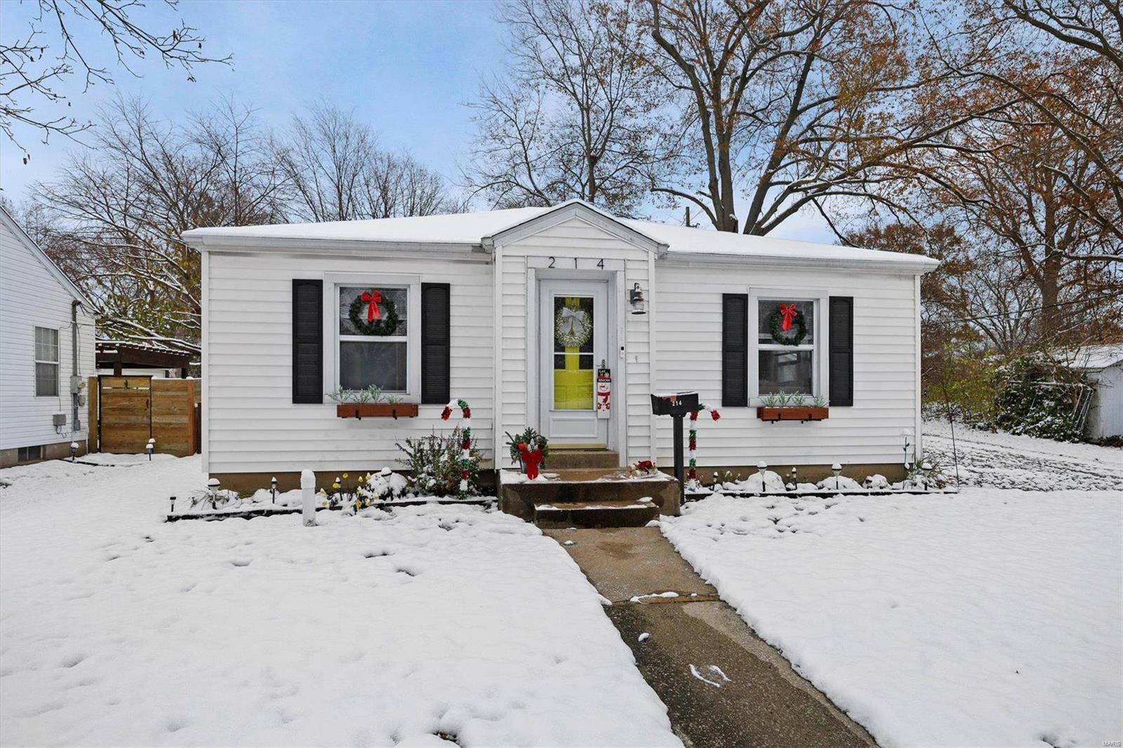 Property Photo:  214 N Roosevelt Street  IL 62254 