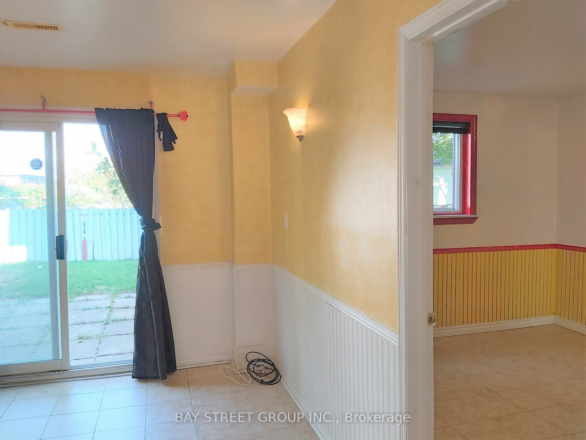 Property Photo:  72 Parkdene Crt E (Lower)  ON M1W 2J3 