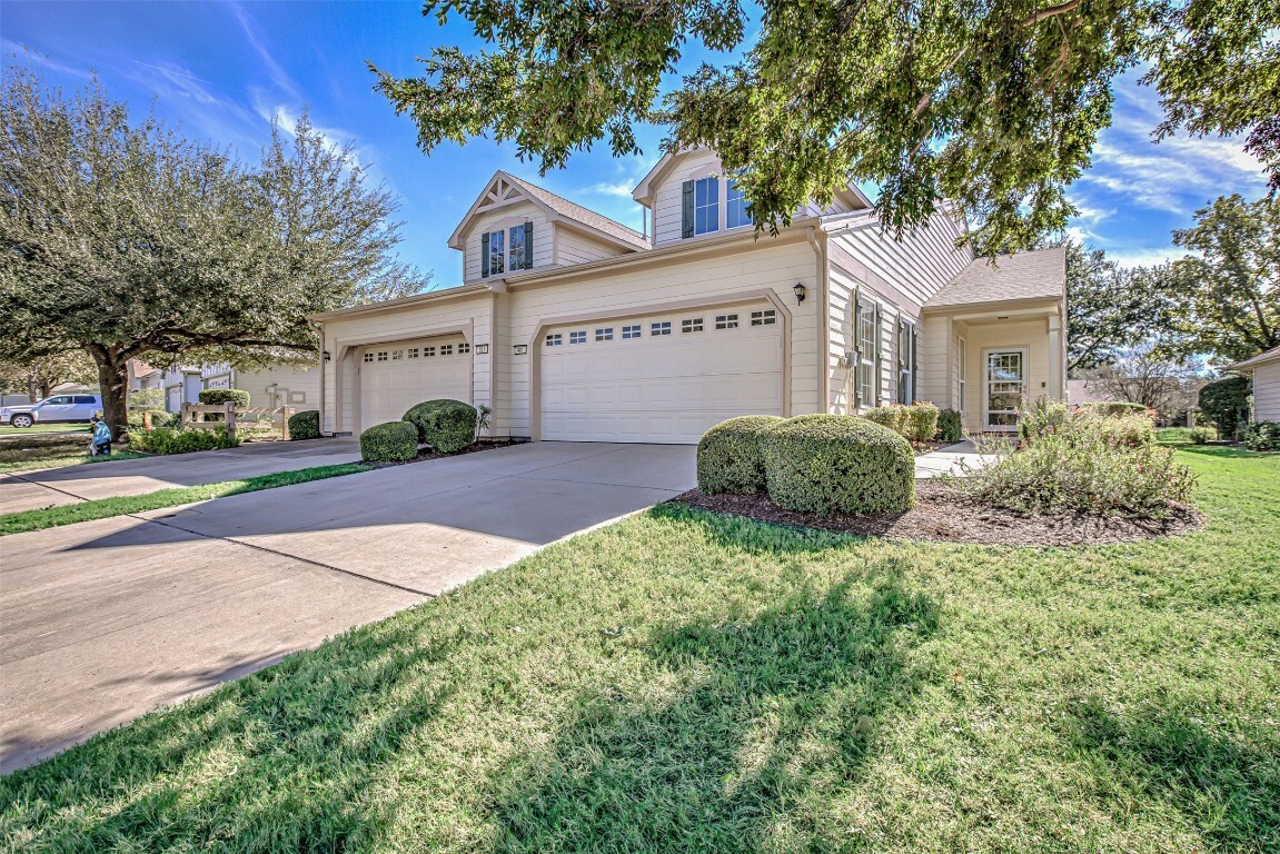 Property Photo: 401 Bonham Loop TX 78633