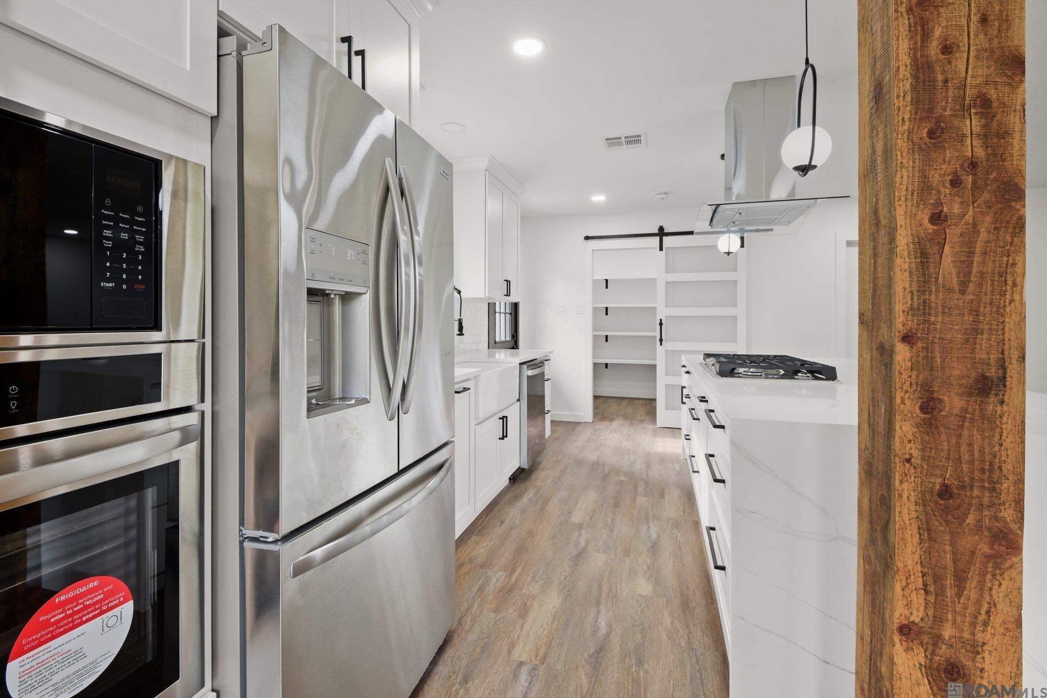 Property Photo: 1121 Sharynwood Dr LA 70808