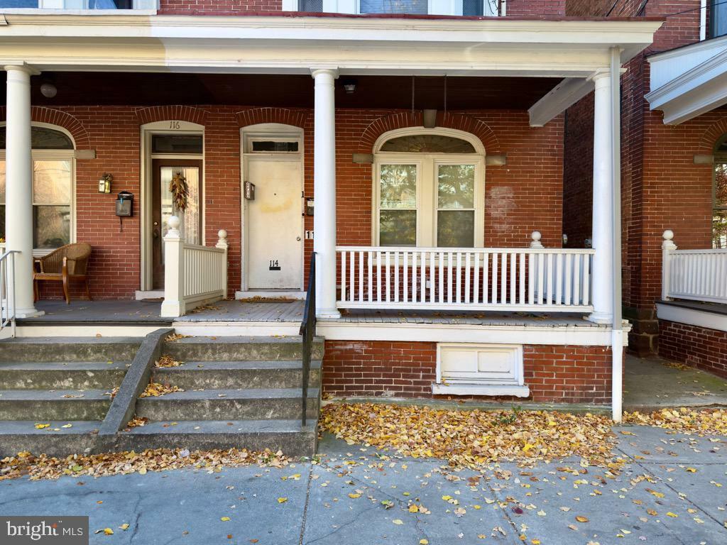 Property Photo:  114 E James Street  PA 17602 