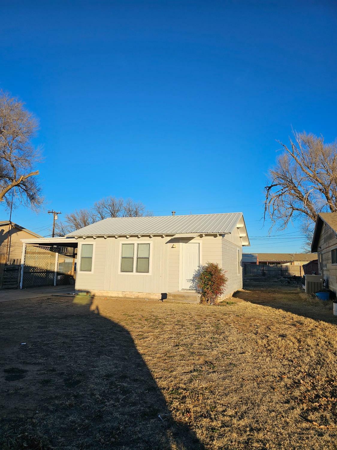 Property Photo:  304 Zephyr Street  TX 79072 