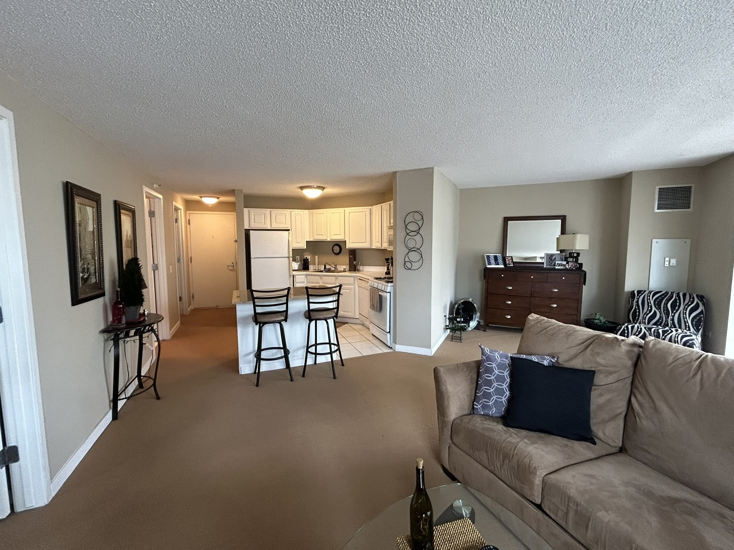 Property Photo:  545 N Dearborn Street 1804  IL 60654 