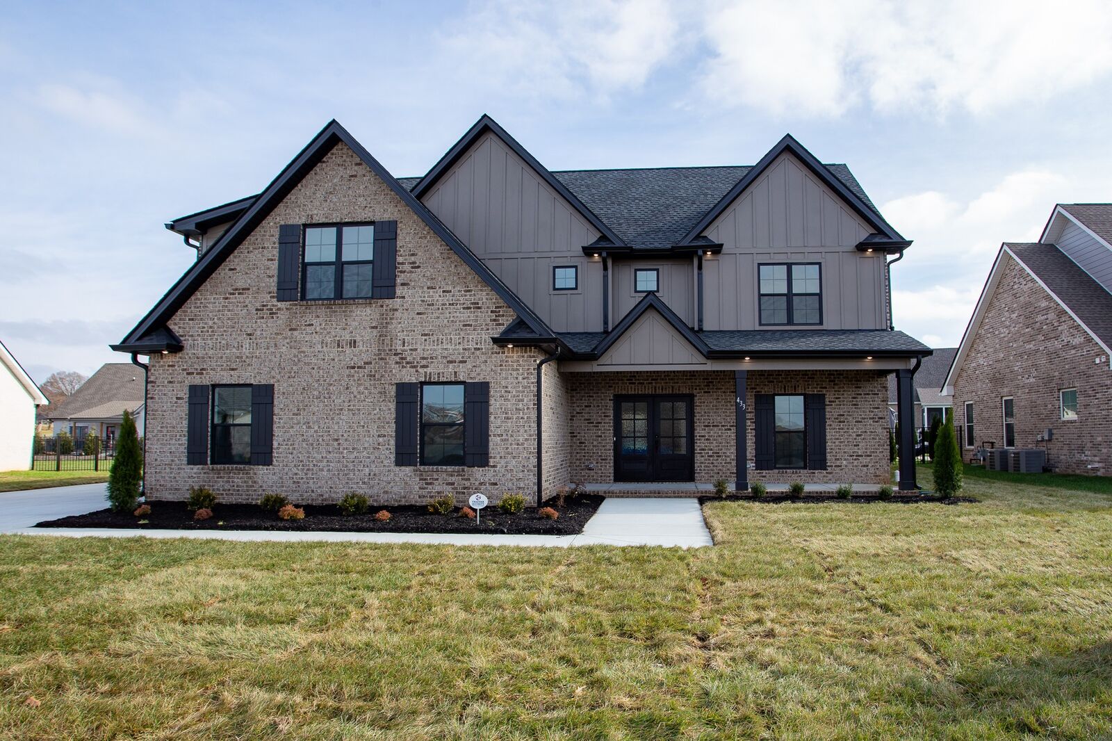 Property Photo:  433 Sheas Way  TN 37043 