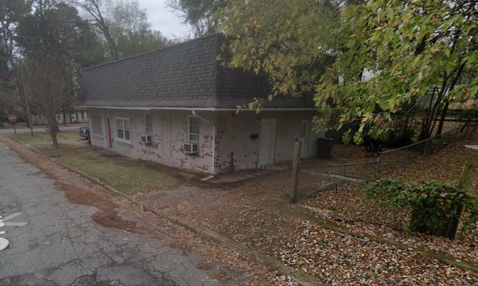 Property Photo:  811 Graham St.  MS 38834 