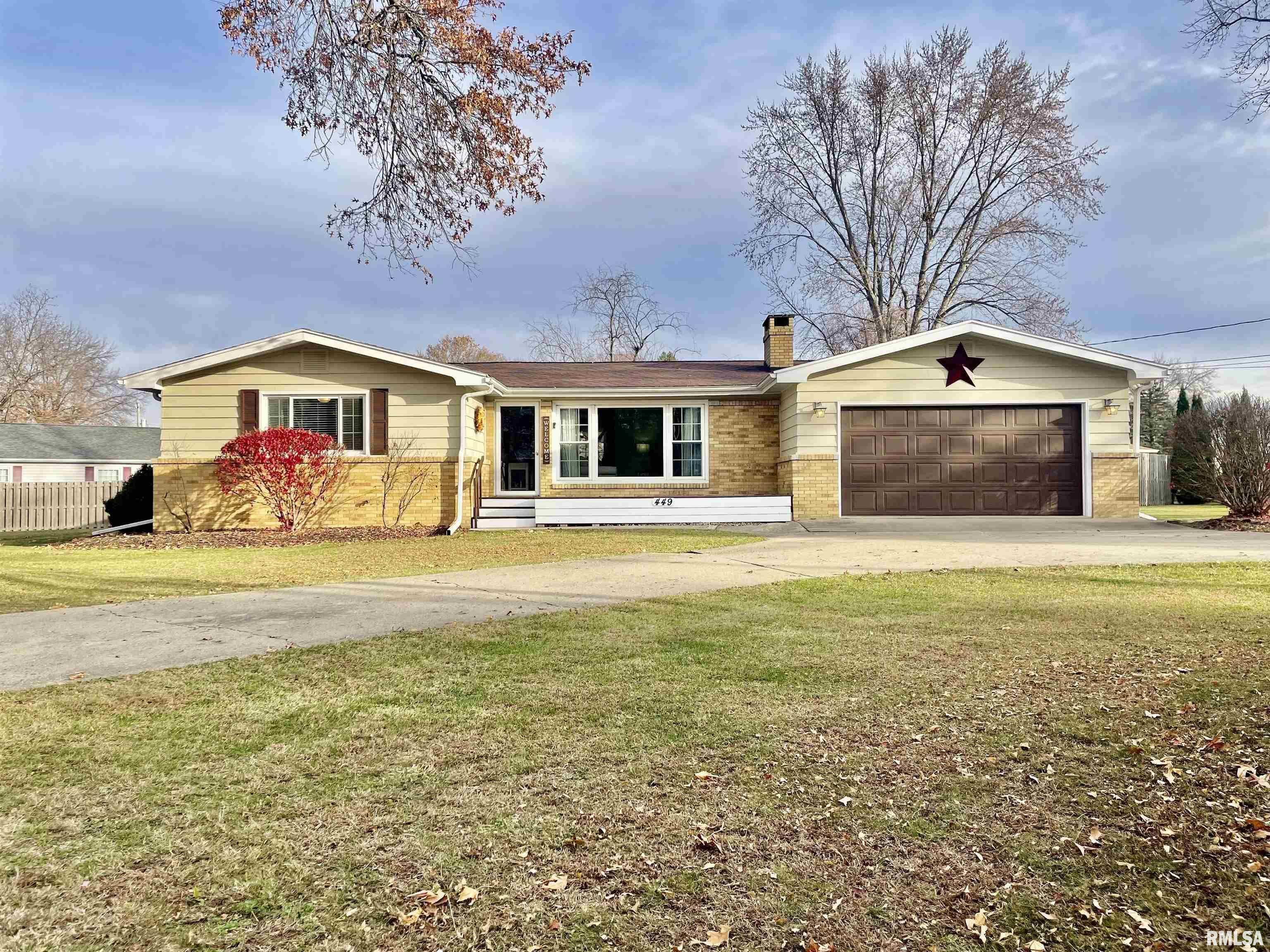 Property Photo:  449 Marmac Drive  IL 61401 