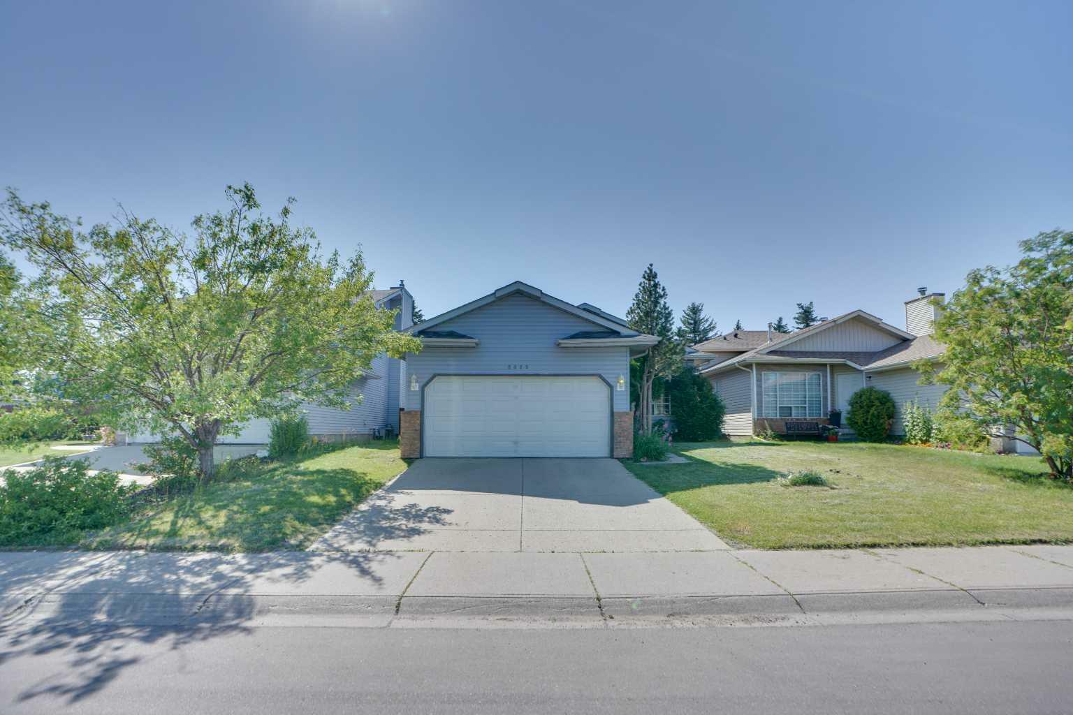 9029 21 Street SE  Calgary AB T2C 3W7 photo