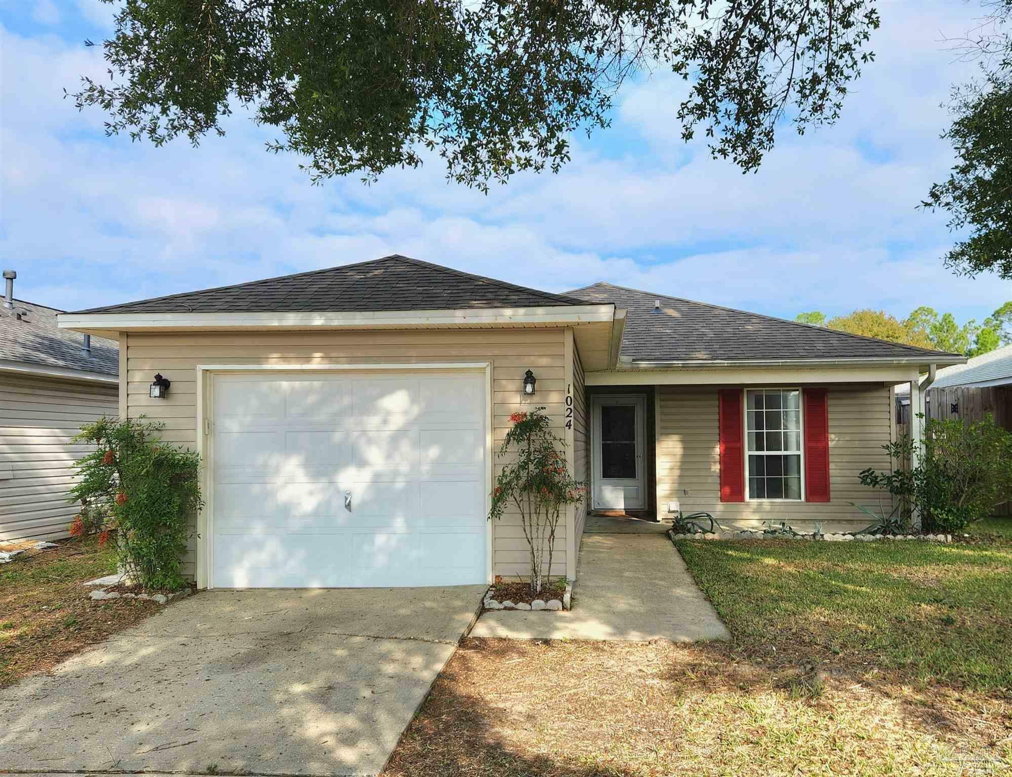 Property Photo:  1024 Antigua Cir  FL 32506 