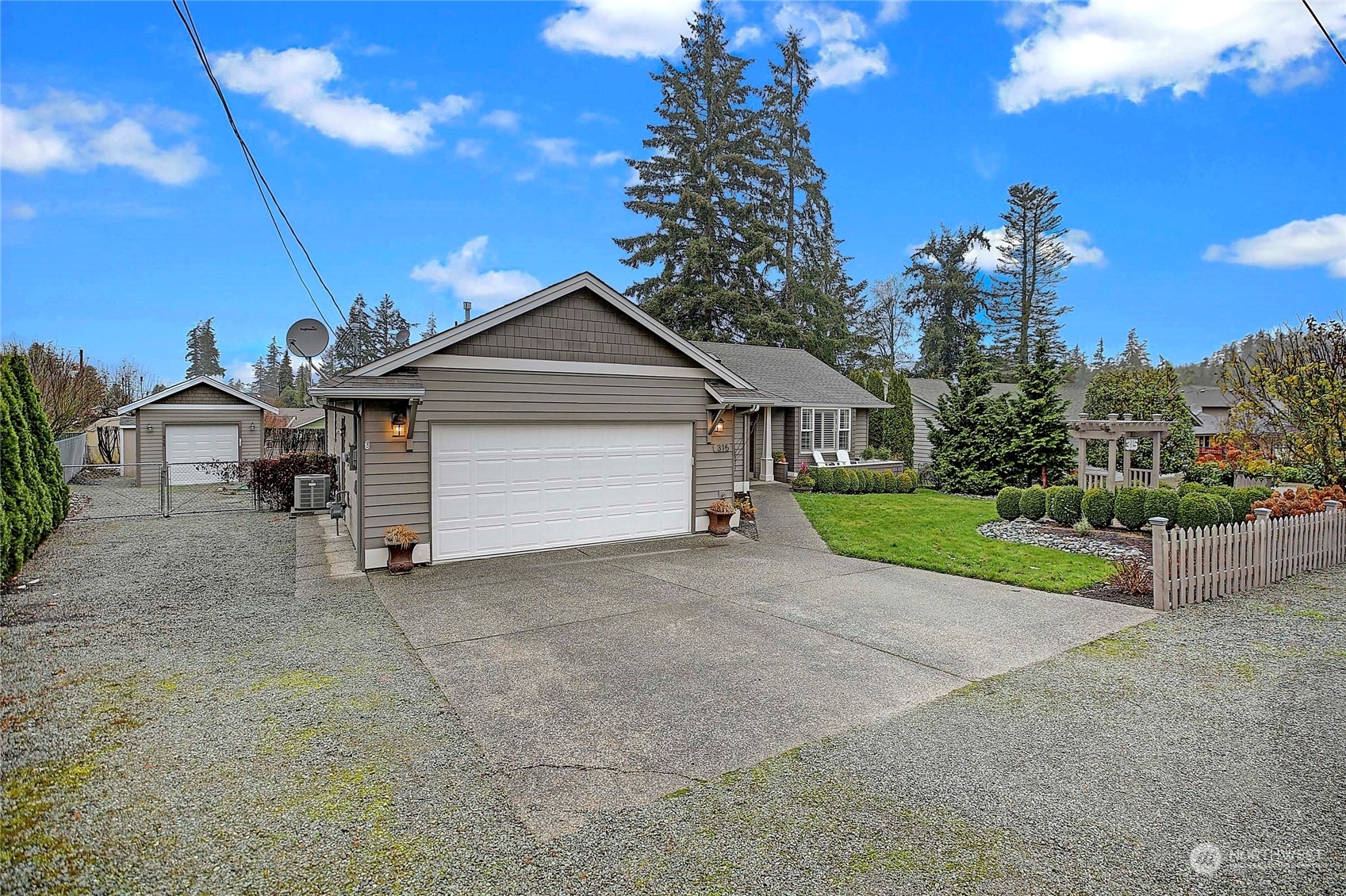 Property Photo:  315 Heather Drive  WA 98282 