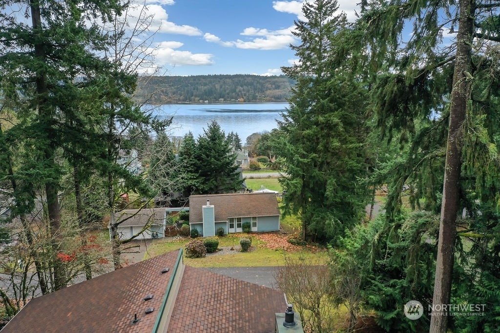 Property Photo: 3814 NE Roosevelt Street WA 98311
