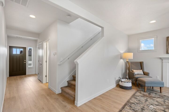 Property Photo:  201 W Newfield Place  WA 98837 