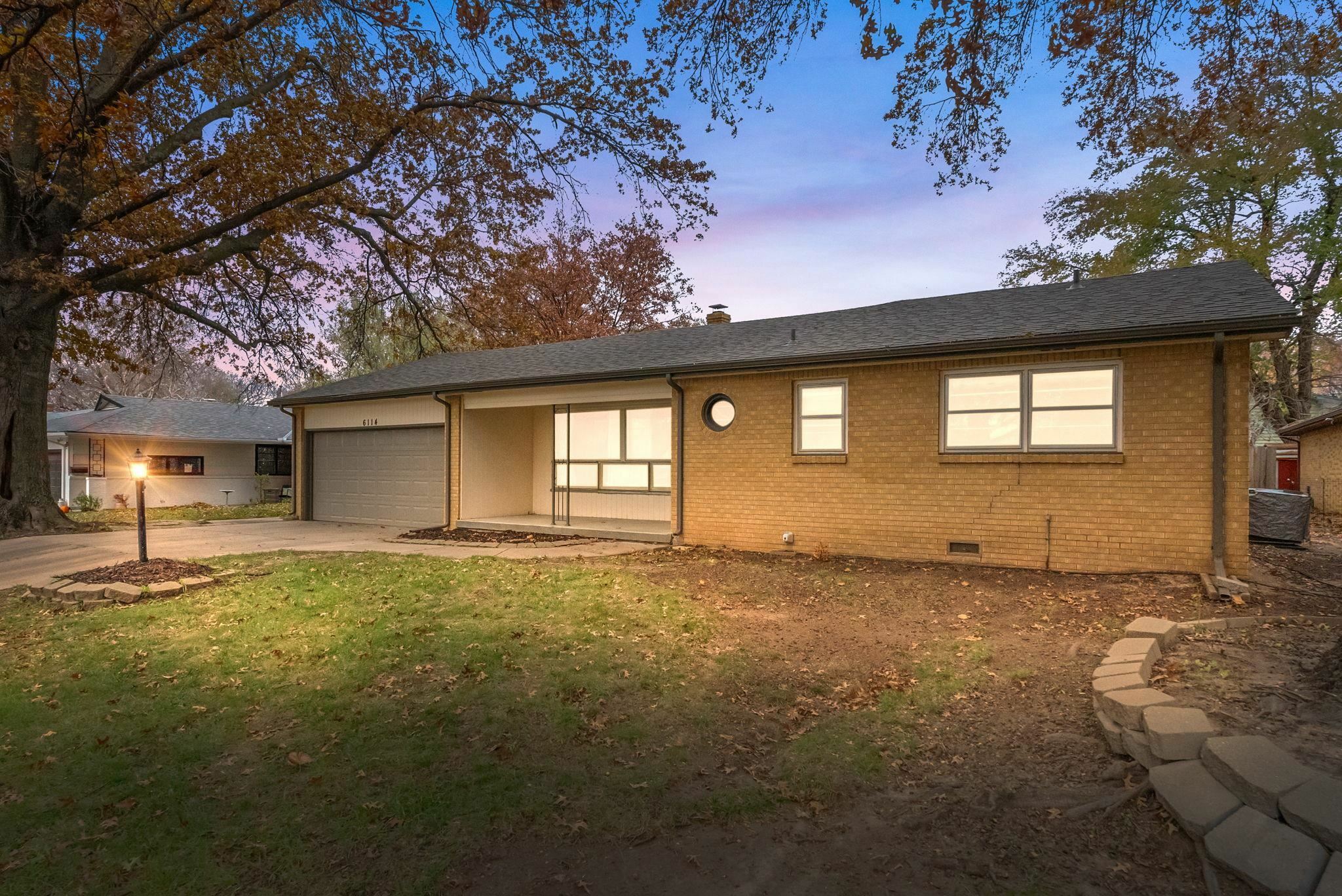 Property Photo:  6114 E Murdock St  KS 67208 