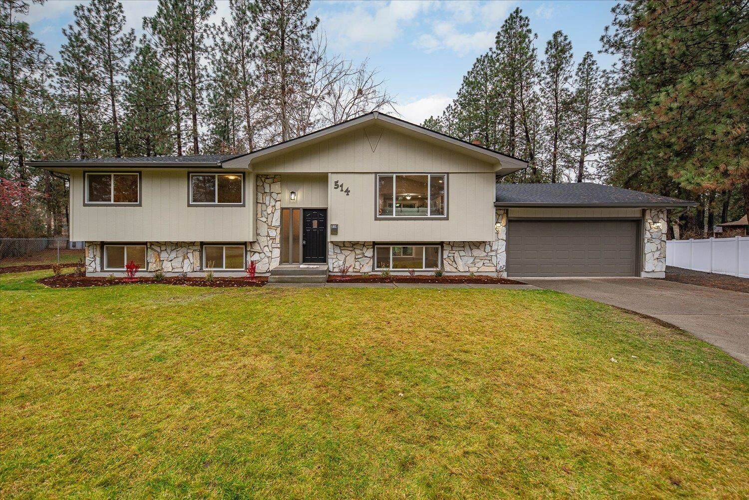 Property Photo:  514 E Eaton Ave  WA 99218 