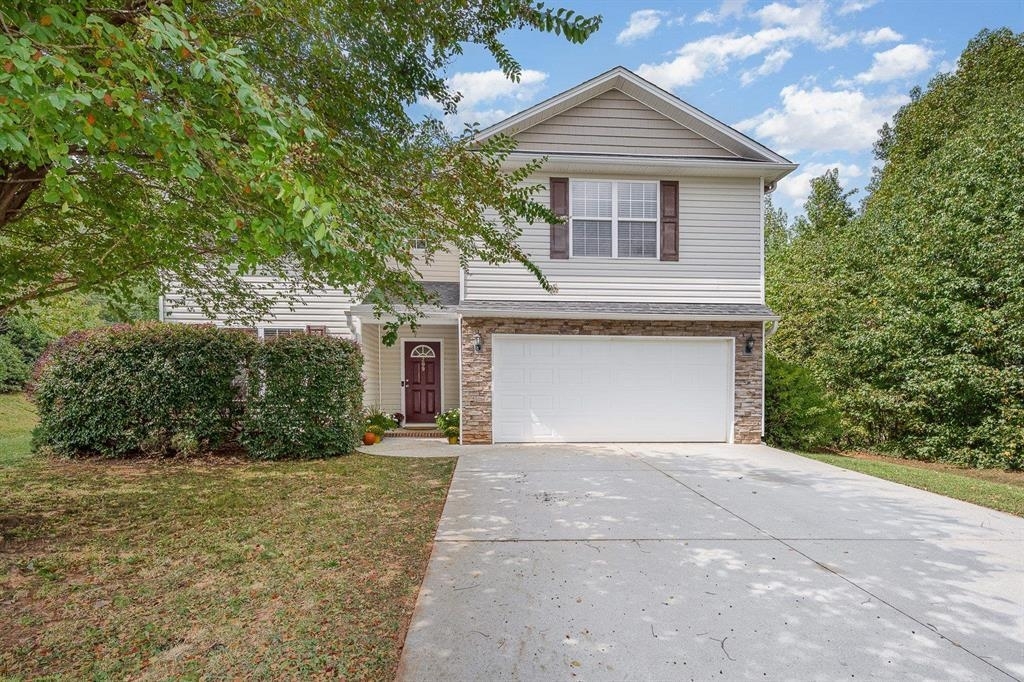 Property Photo:  209 Hawthorne Creek Court  SC 29681 