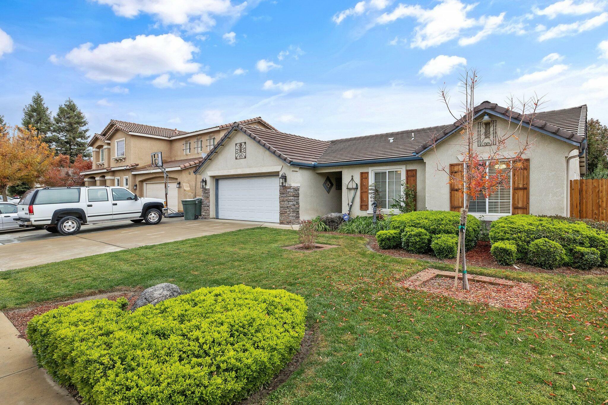 Property Photo:  1740 S Laguna Street  CA 93292 