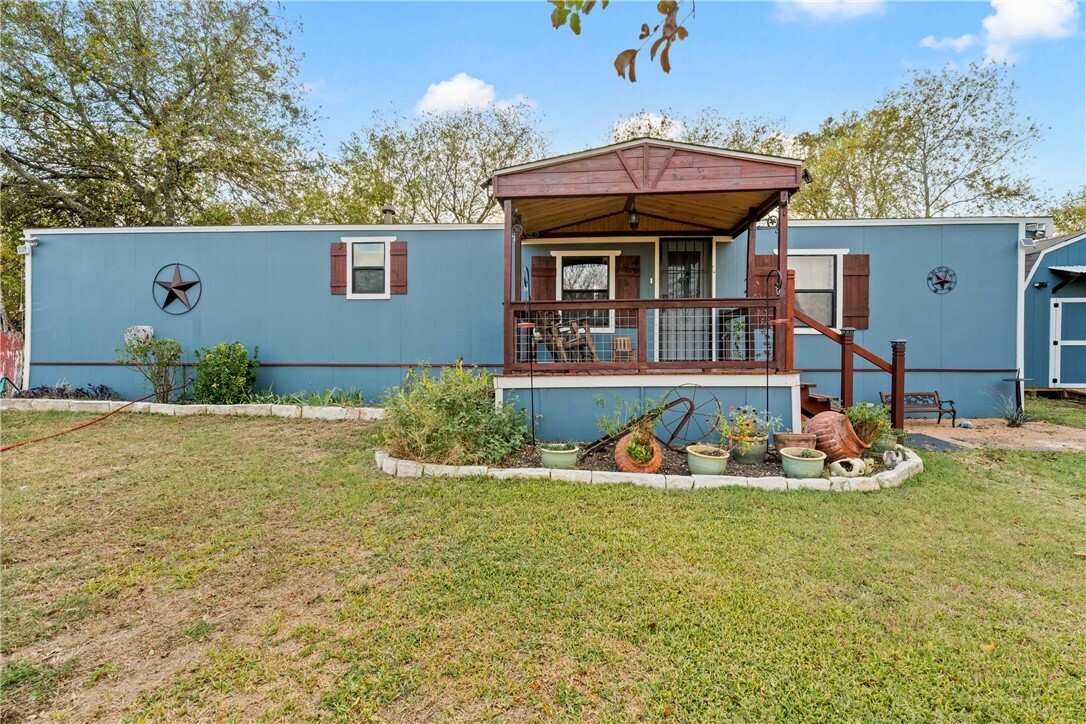 Property Photo:  1425 N Agnes Wills Road  TX 76630 