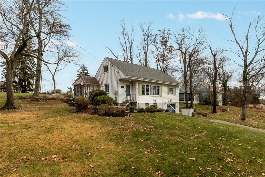 Property Photo:  1054 Crest Drive  PA 15046 