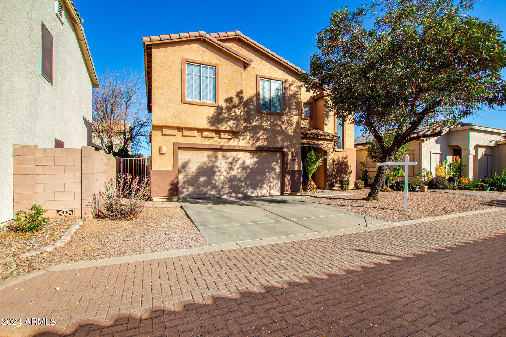 Property Photo:  2518 E Indian Wells Place  AZ 85249 