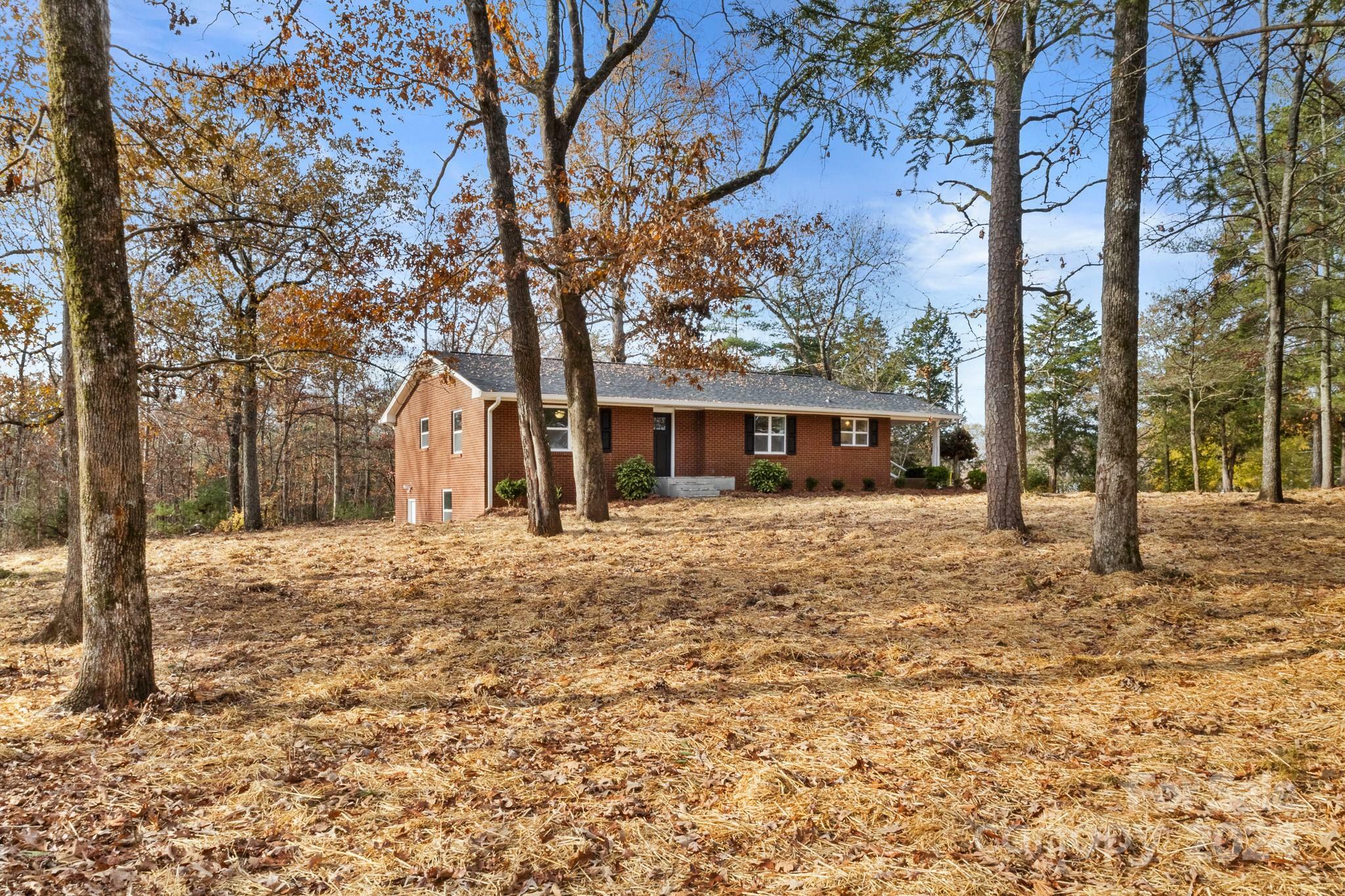 Property Photo: 1749 New House Road NC 28150