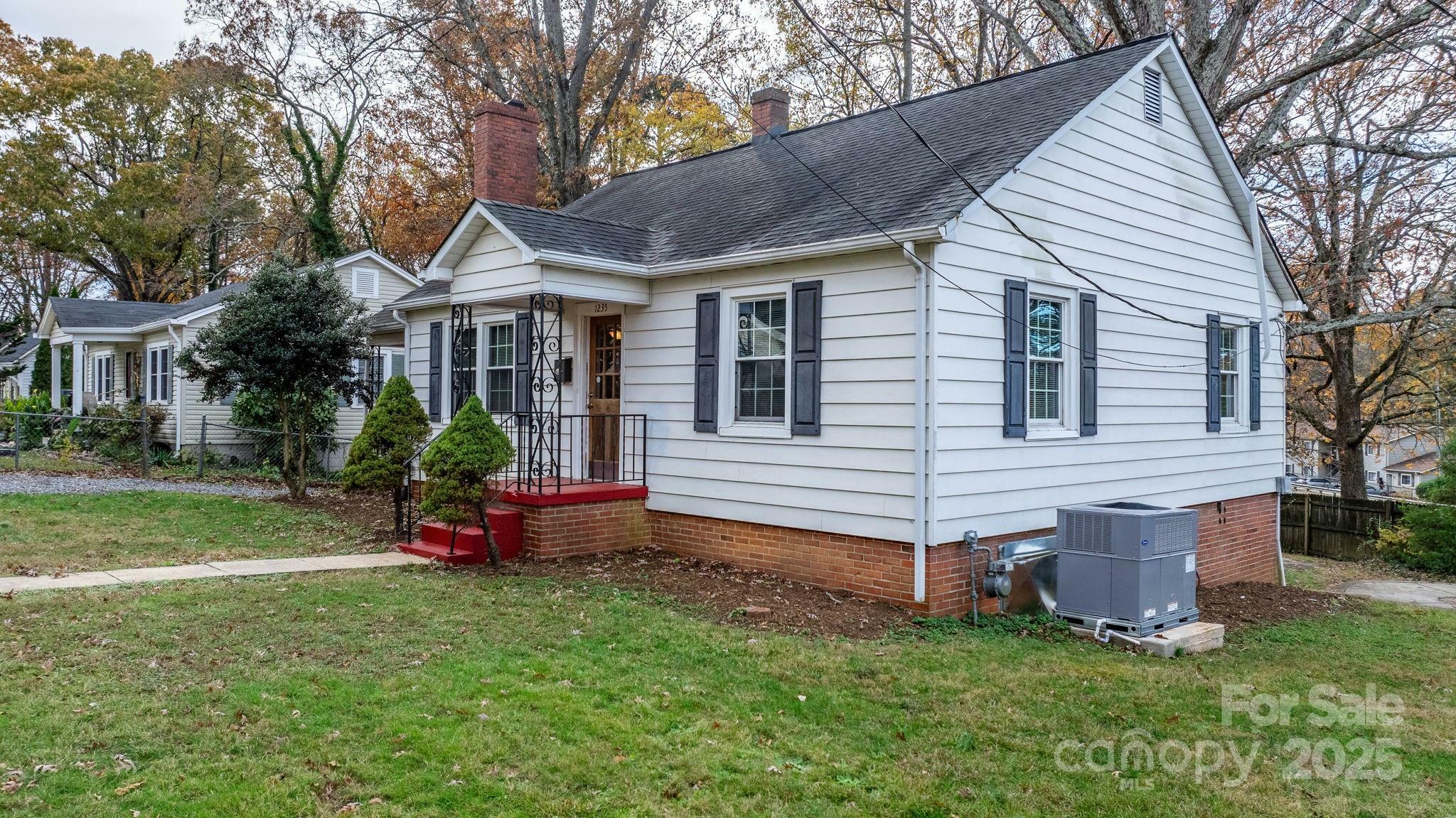 Property Photo:  1235 10th Street NE  NC 28601 