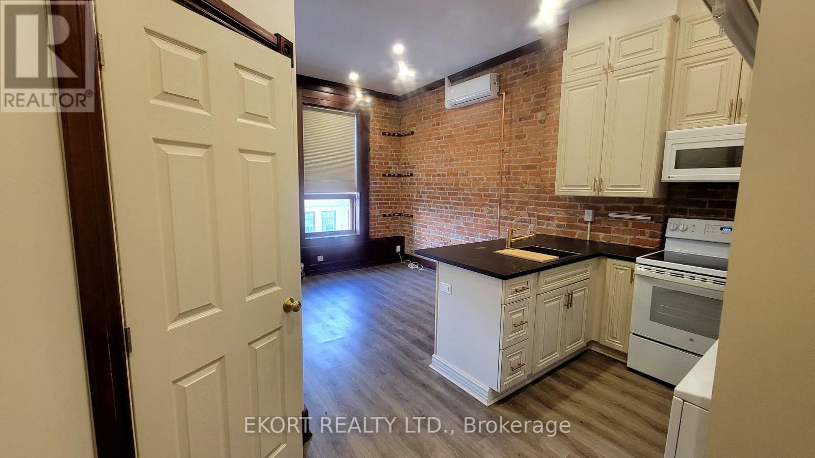 Property Photo:  251 Front Street 5  ON K8N 2Z6 