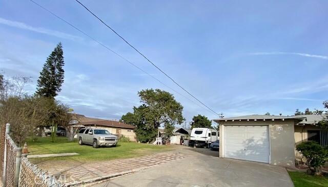 Property Photo:  527 Fairlawn Avenue  CA 92703 