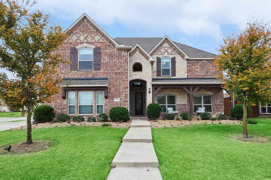 Property Photo:  340 Saint Mark Lane  TX 75078 