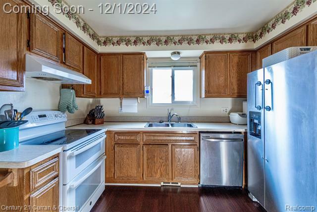 Property Photo:  40306 La Grange Drive  MI 48313 