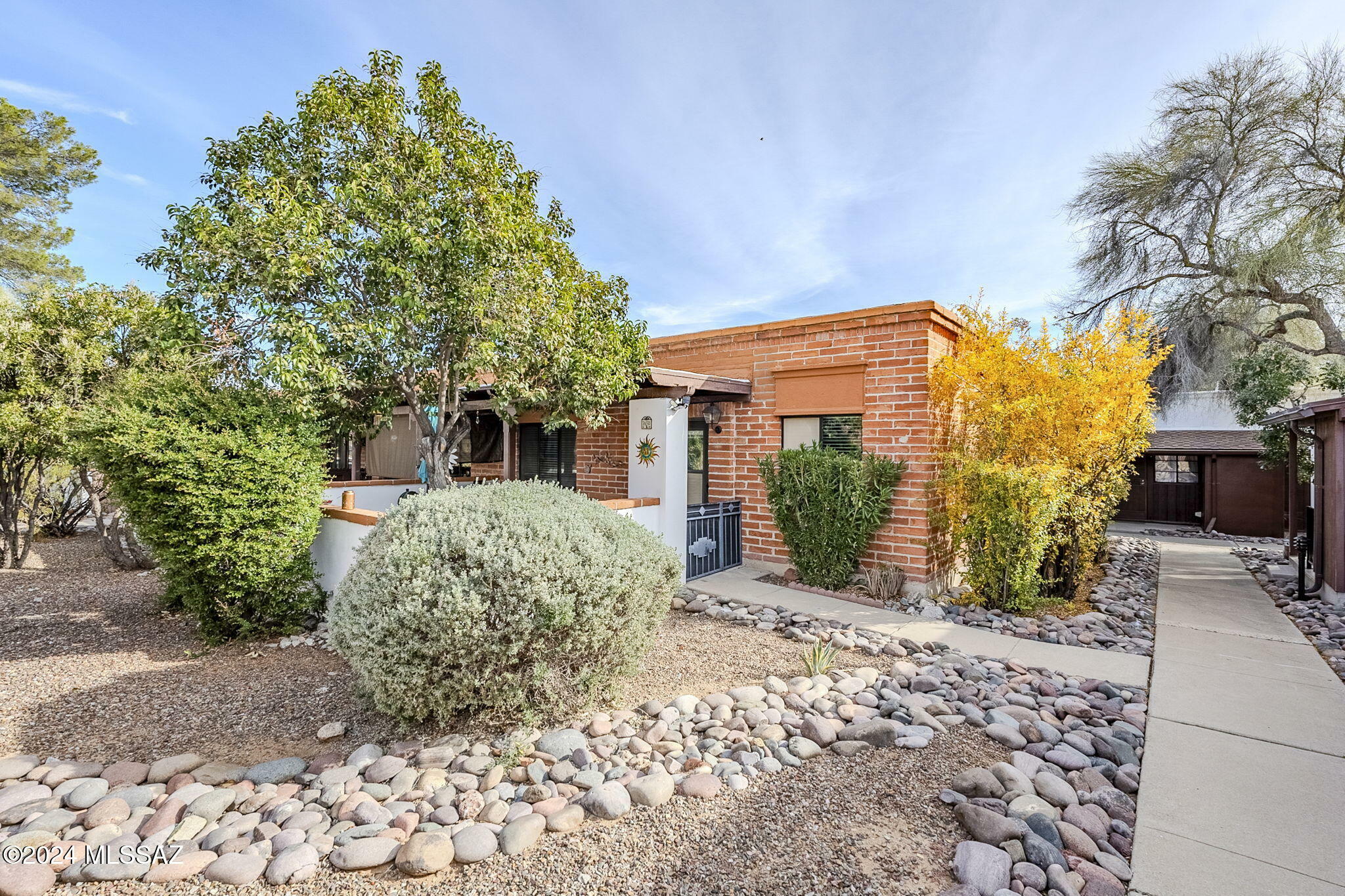 Property Photo:  265 S Paseo Sarta D  AZ 85614 