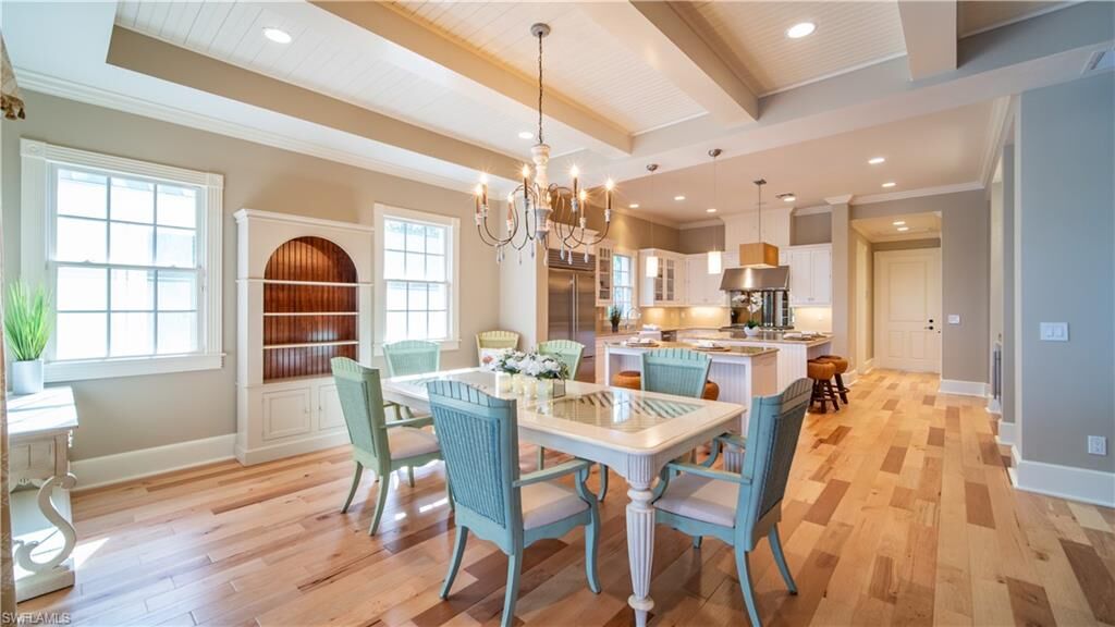 Property Photo:  725 W Lake Dr  FL 34102 