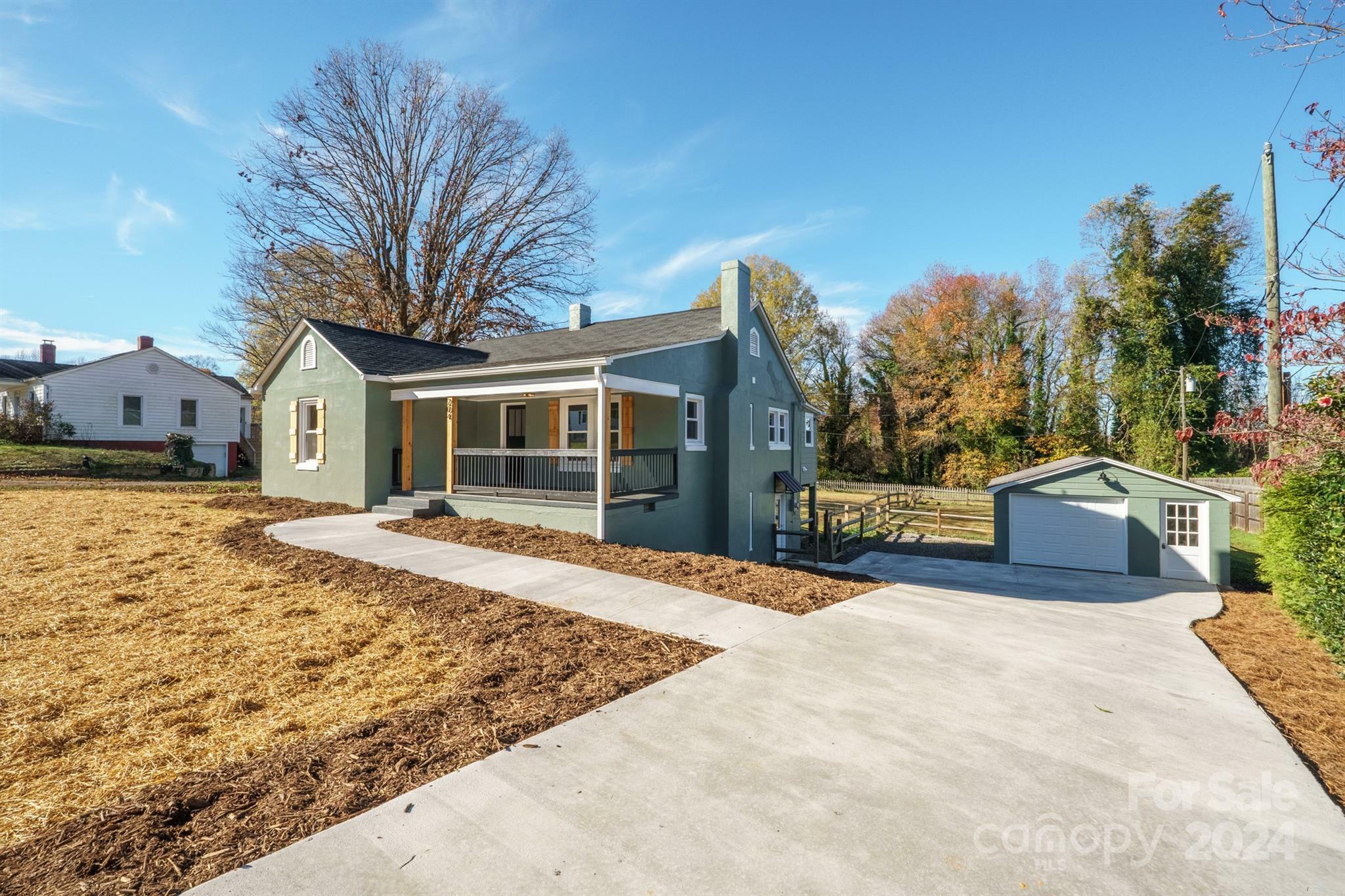 Property Photo:  204 West End Street SW  NC 28690 