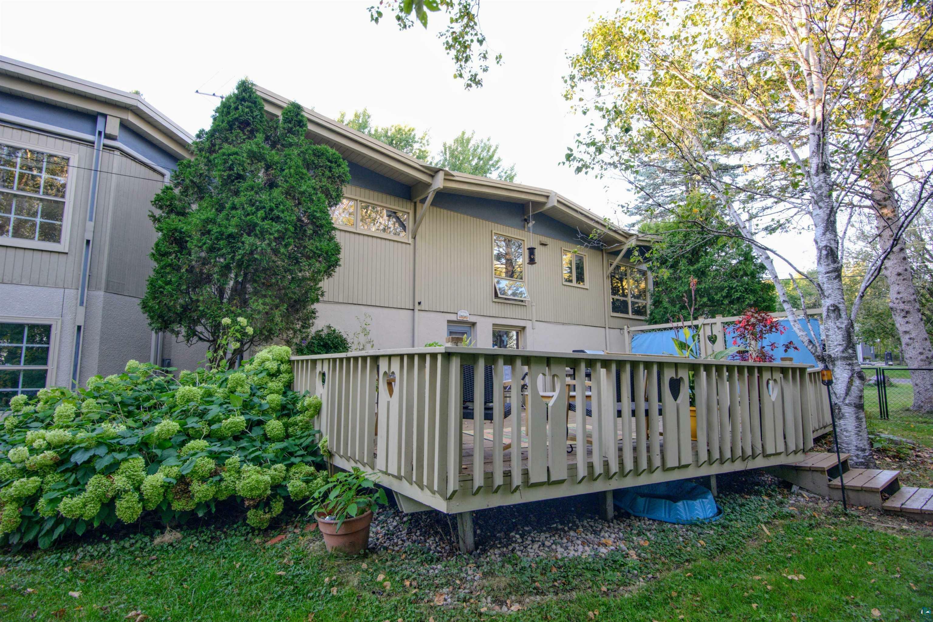 Property Photo:  2421 Pineview Ave  MN 55811 