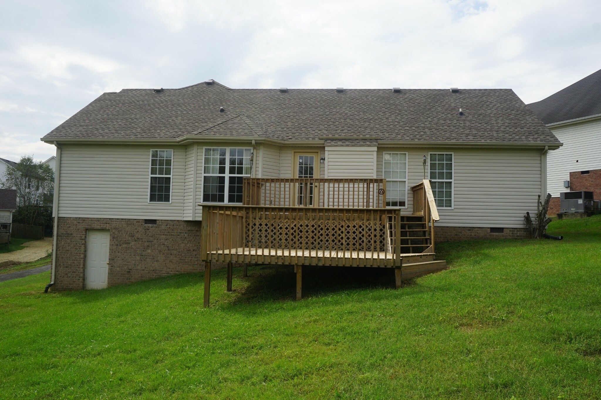 Property Photo:  286 Iris Drive  TN 37075 