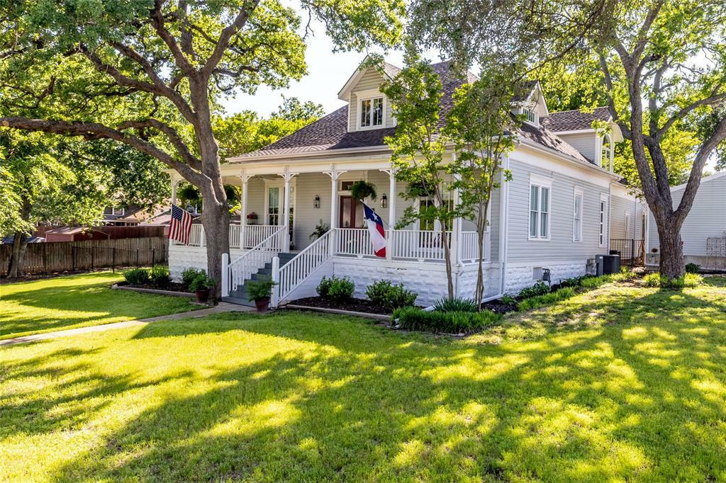 Property Photo:  316 S Lamar Street  TX 76086 